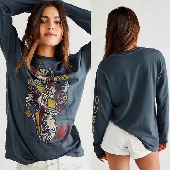 Free People Tops - Daydreamer Free People Queen of Hearts Long Sleeve Graphic Tee in Black Small